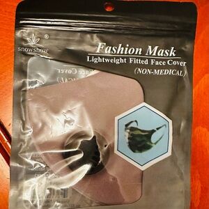Snowshow Men's Lightweight Taupe Fashion Mask